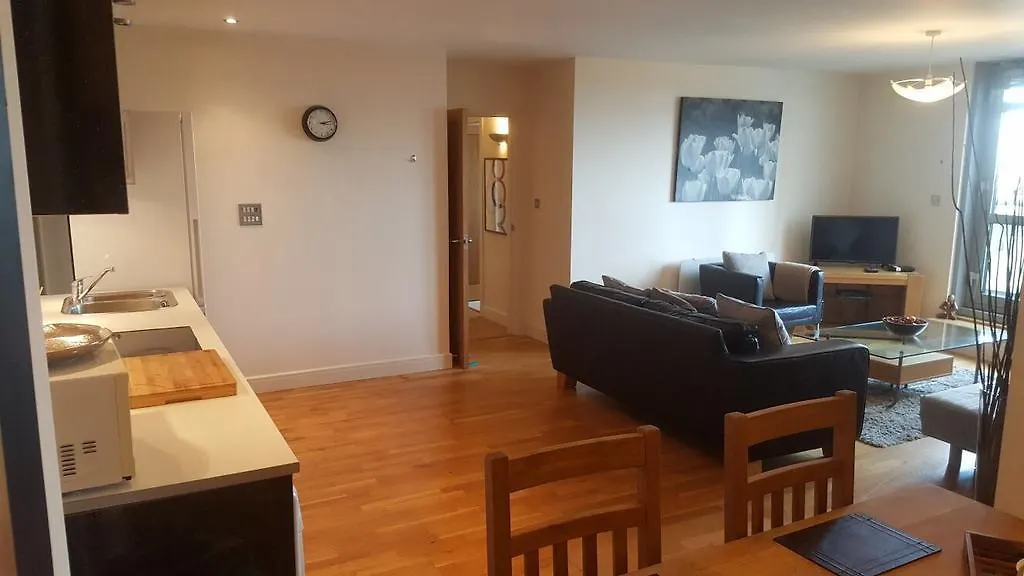 Sky Night Serviced Apartments Cardiff