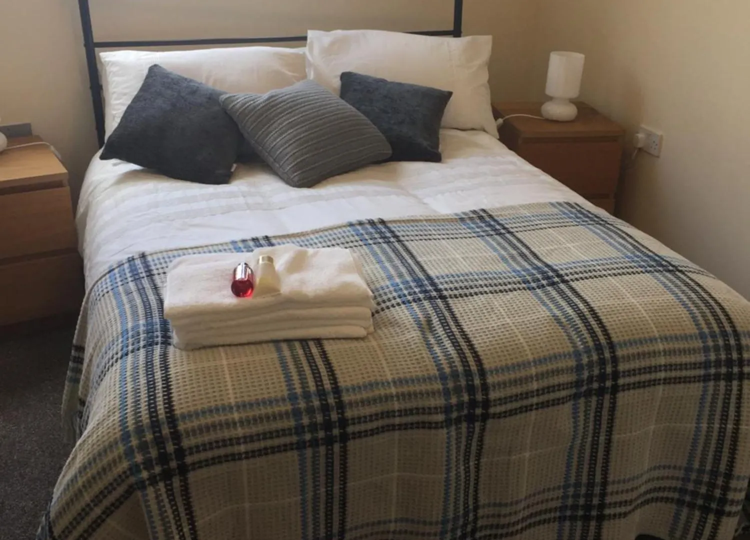 Sky Night Serviced Apartments Cardiff Regno Unito